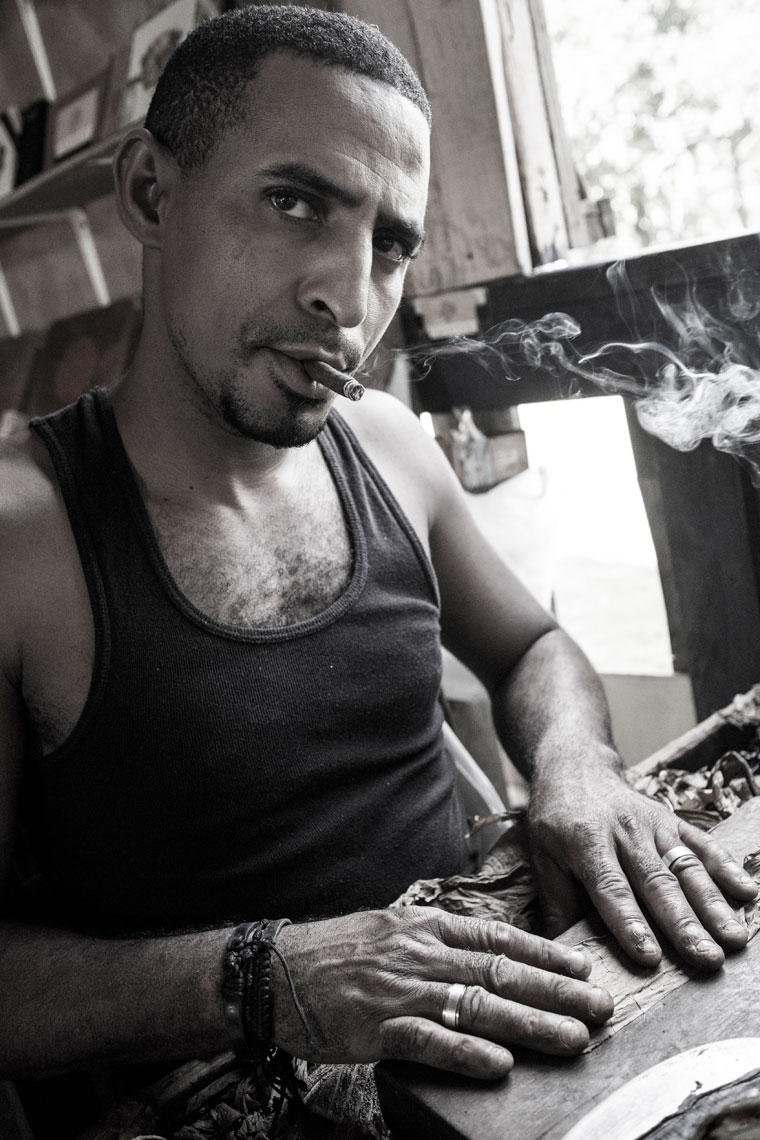 Dominican Republic, Cigar Roller, Tobacco